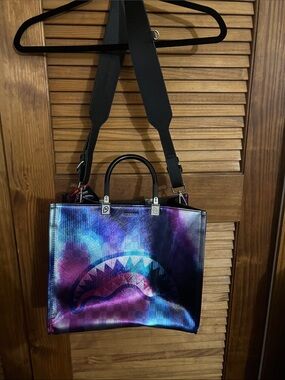 SHARKCLUB ELECTRONICA TORTUGA TOTE